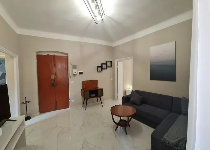 Lejlighed Ampio Con 2 Posti Auto E Cortile Genova