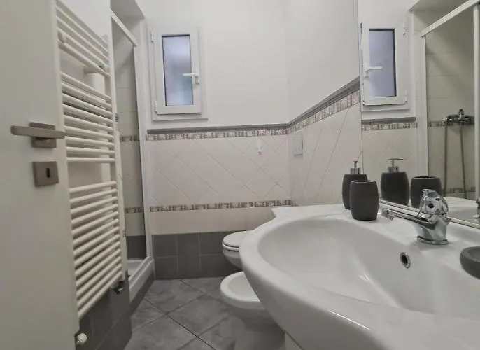 Ampio Con 2 Posti Auto E Cortile 제노바