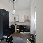 아파트 Ampio Con 2 Posti Auto E Cortile *