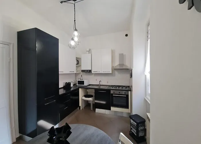 Lejlighed Ampio Con 2 Posti Auto E Cortile *